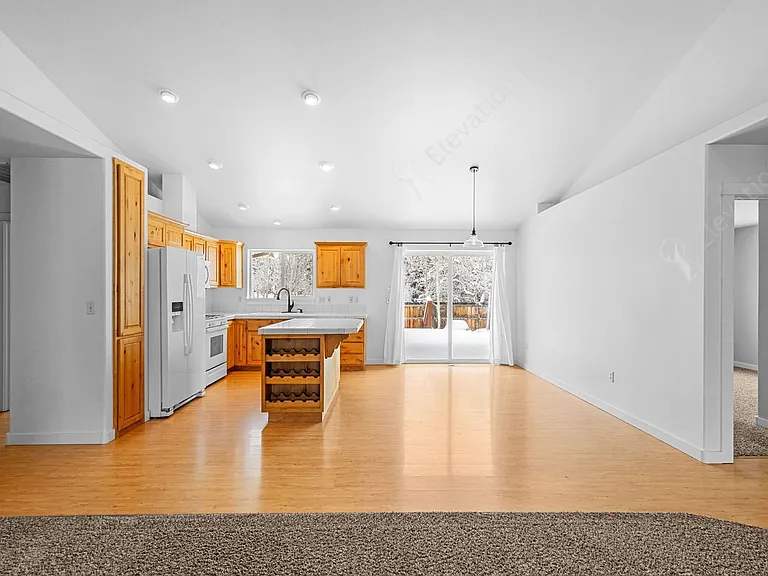 20700 Nicolette Dr — Photo 4