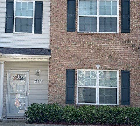 2nd image of 7558 Villa Ct