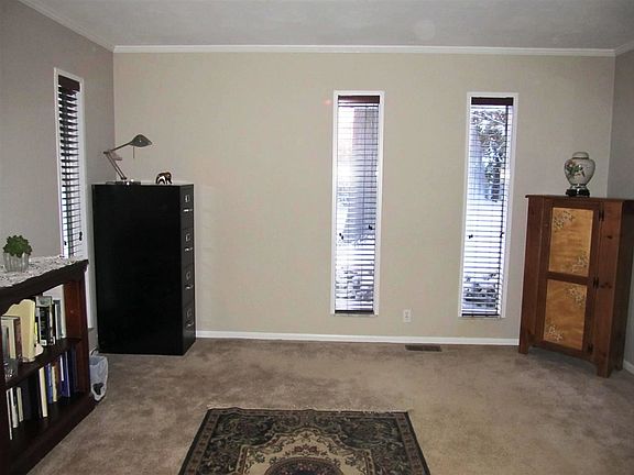4th image of 128 E Lawrin Blvd