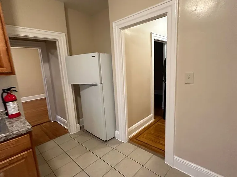Palisades Apartments — Photo 9