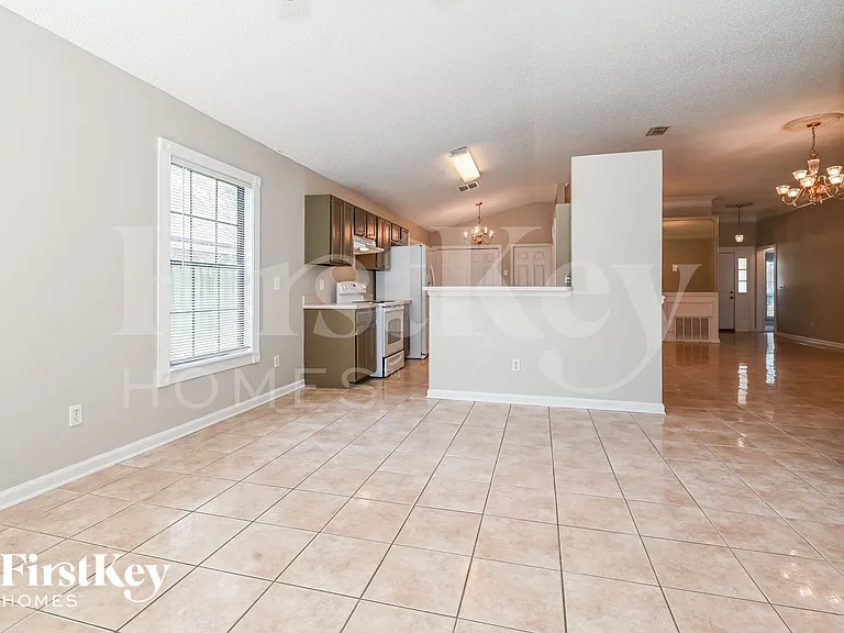 4576 Antler Hill Dr E — Photo 6