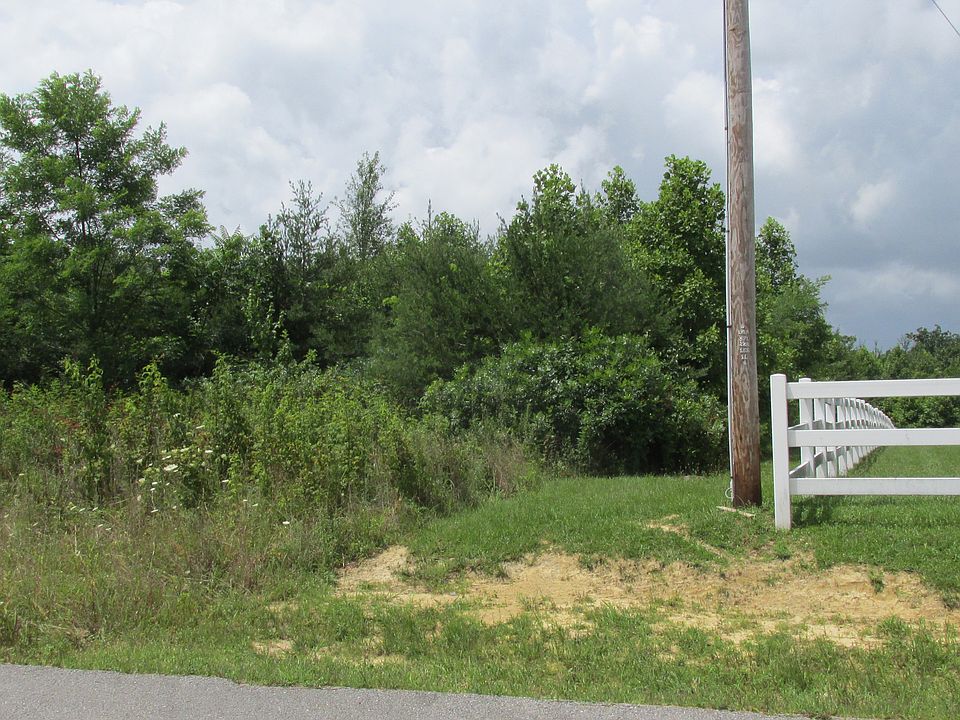 2nd image of Horseshoe Drive - Hawks Bluff