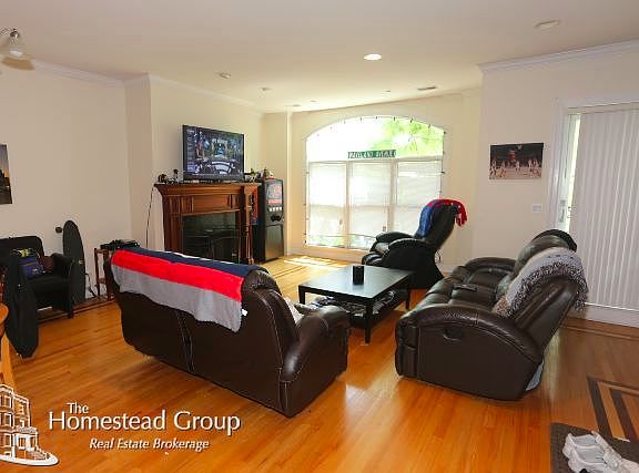 4th image of 1724 W Belmont Ave #1A1