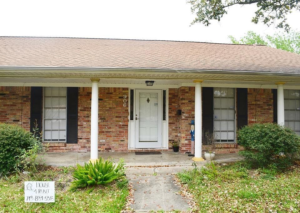 1st image of 906 Rosewood Dr