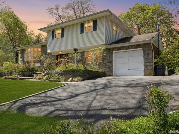 5 Highpoint Drive, Huntington, NY 11743