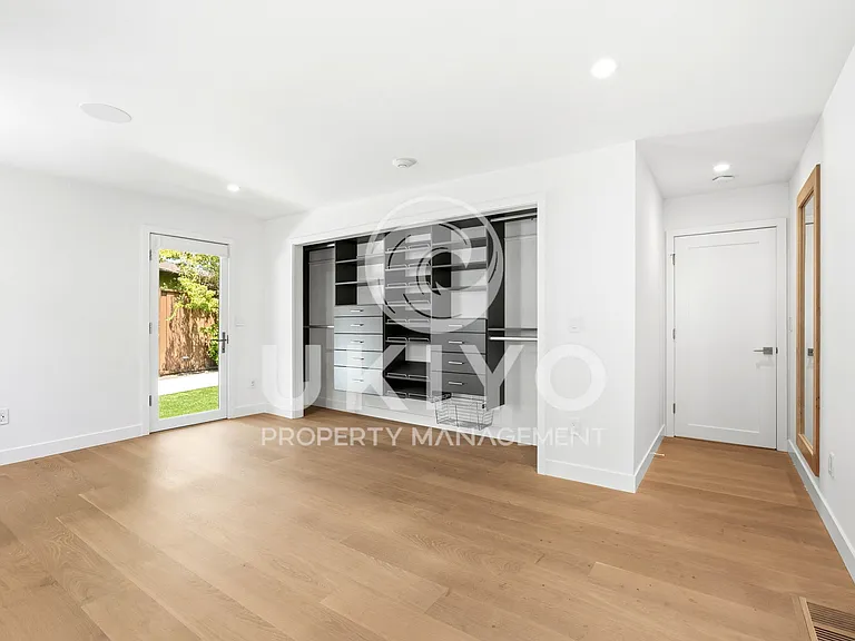 133 Hilltop Cres — Photo 35