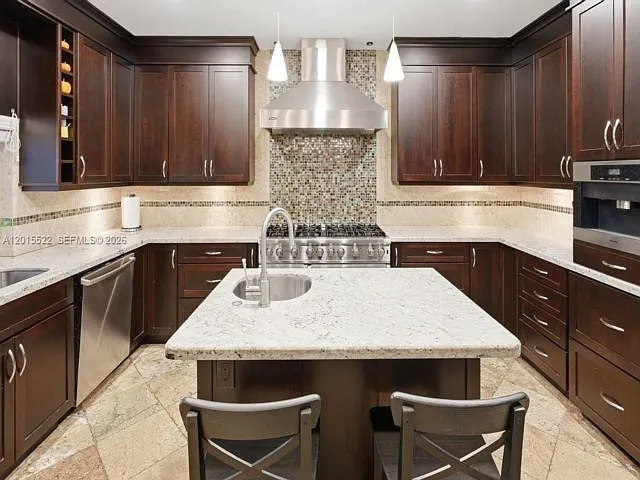 16530 Lake Tree Dr — Photo 4
