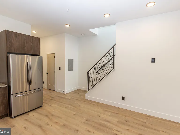 664 N Union St #3 — Photo 6