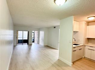 15609 SW 73rd Circle Ter #9-8, Miami, FL 33193