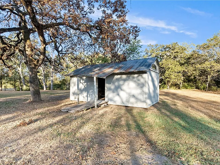 8111 S FM 2038 — Photo 19