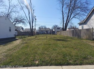 992 E Coy Ave, Hazel Park, MI 48030