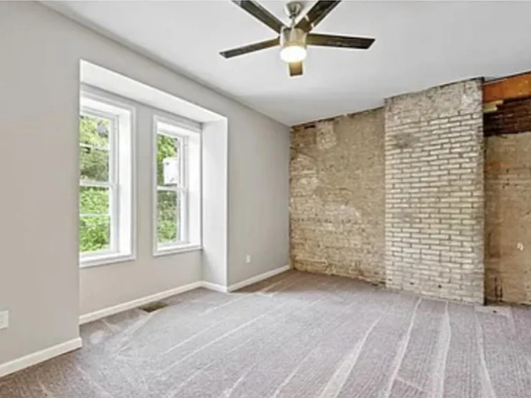 1125 Troy Hill Rd — Photo 10