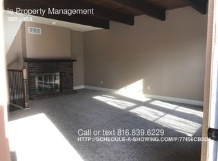 6472 NW 70th St, Kansas City, MO 64151