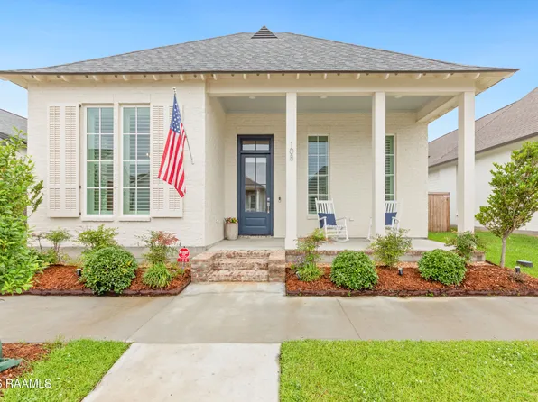 108 Hedgemoore Ct, Youngsville, LA 70592