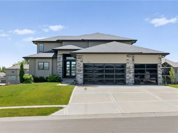 1113 Hummingbird Ct, Greenwood, MO 64034