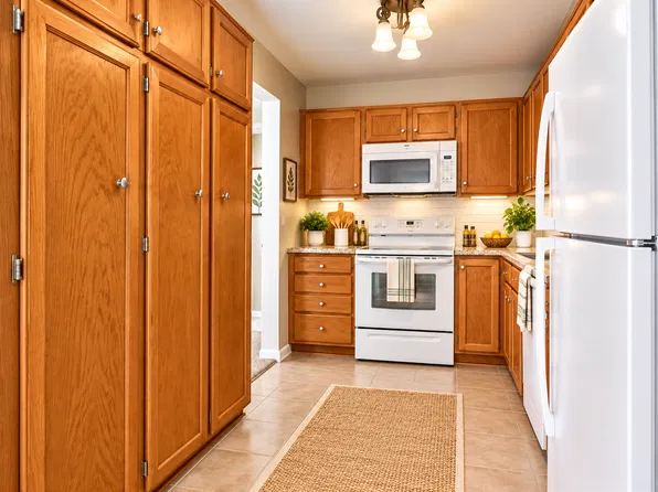 4300 Trenton Ln N APT 307, Plymouth, MN 55442
