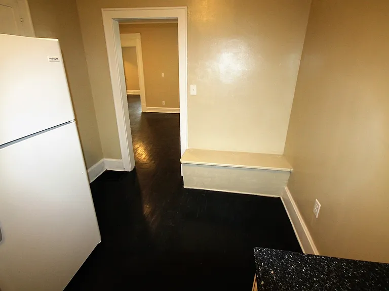 27 E Duncan St — Photo 11