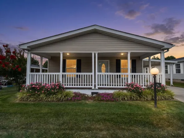 420 Elzie Hill Dr, Hendersonville, NC 28792