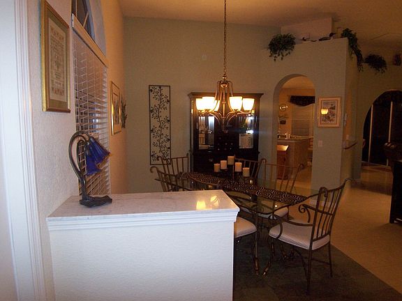 Dining area to left of front entrance