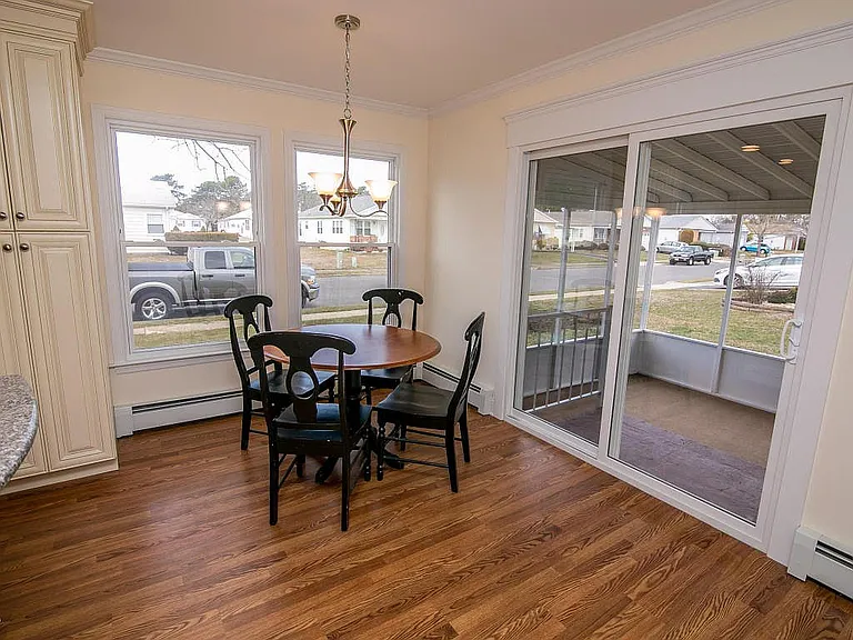 240 Cabrillo Blvd — Photo 5
