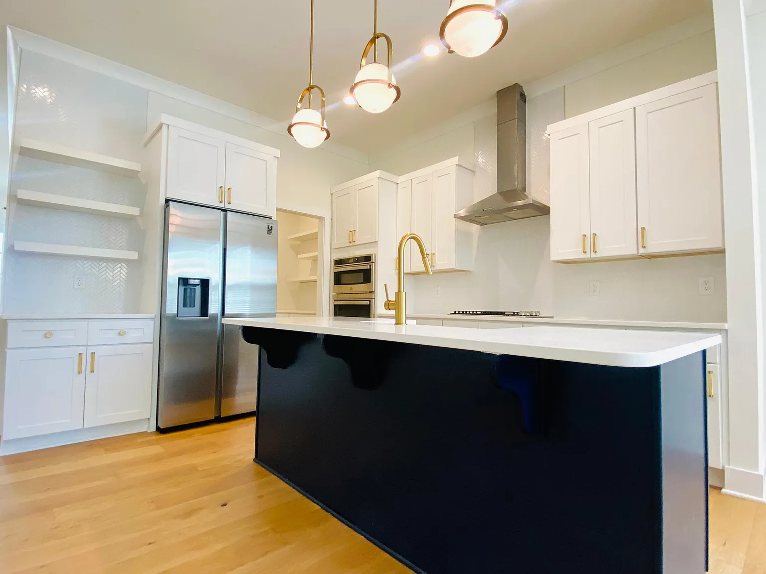 501 Kings Lake Way — Photo 3