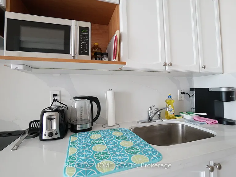 219 Fort York Blvd #3307 — Photo 29
