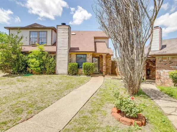 4440 Hulen Cir W, Fort Worth, TX 76133