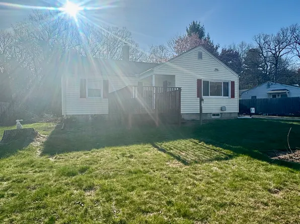 32 Winding Lane, Enfield, CT 06082