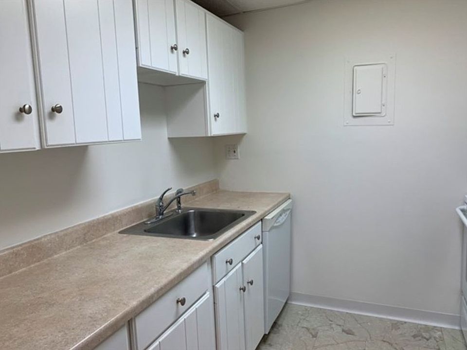 5056 Broadlawn Park APT 308, Chestnut Hill, MA 02467 Zillow