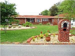 1st image of 511 Parker Dr
