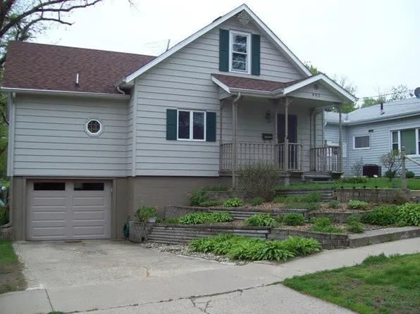 803 W Park St, Morrison, IL 61270