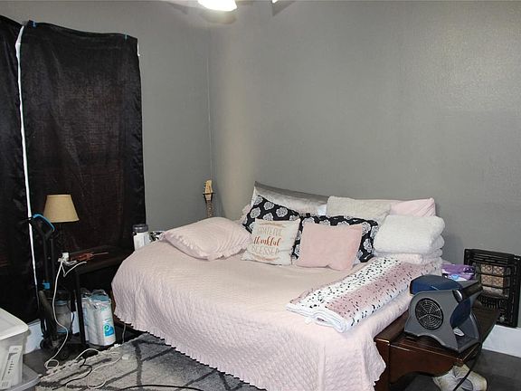 5th image of 503 W 9th St