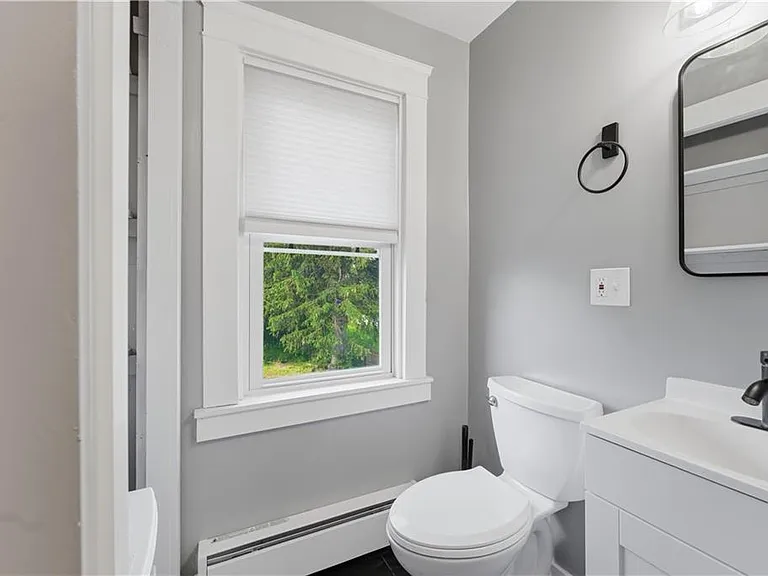 33 Laura St #2 — Photo 14
