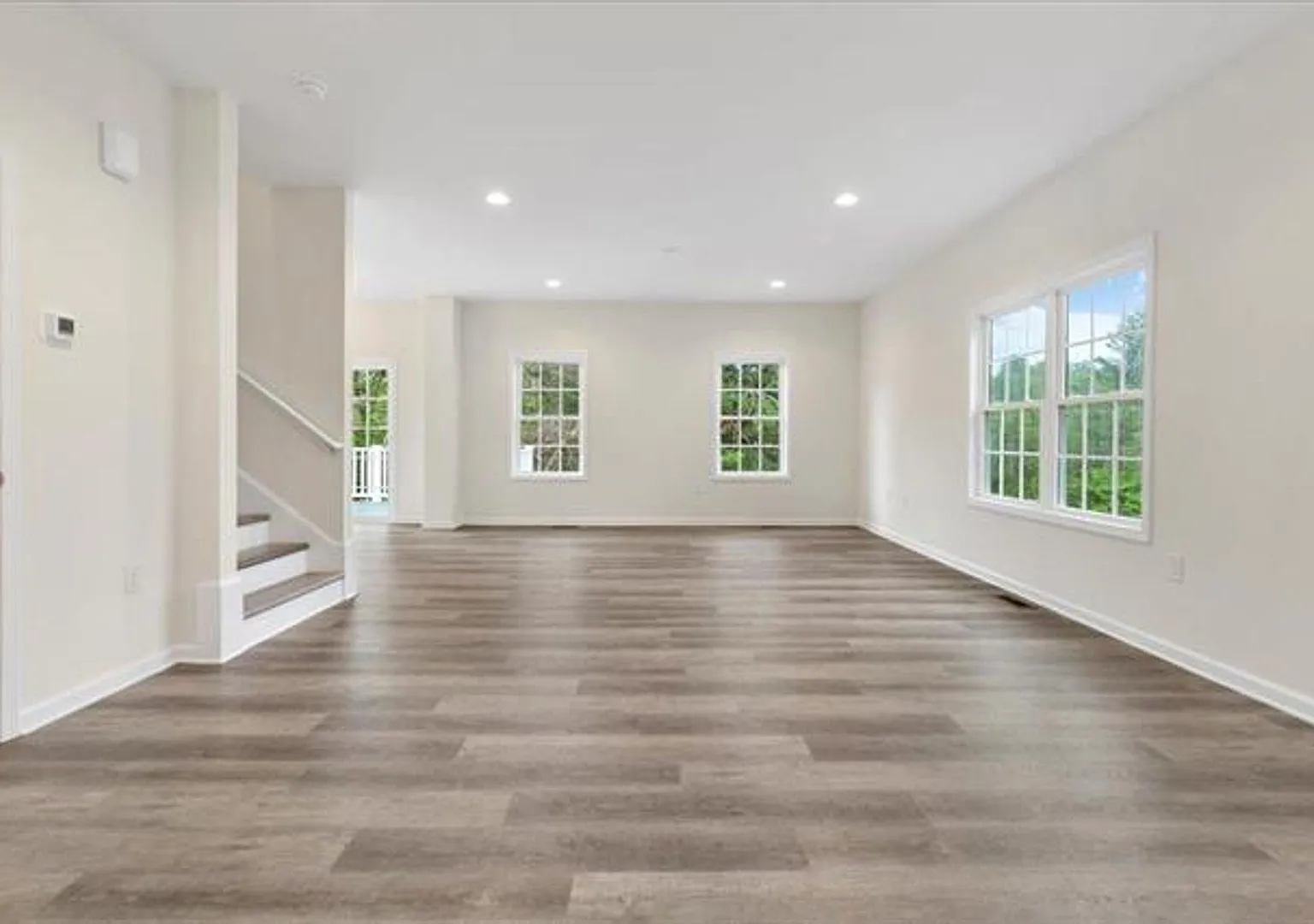 5 Bed 2.5 Bath Home Located In Blacksburg — Photo 4