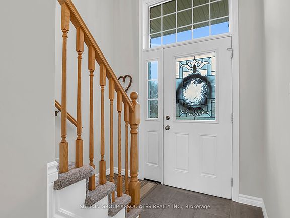 5th image of 166 Maple St