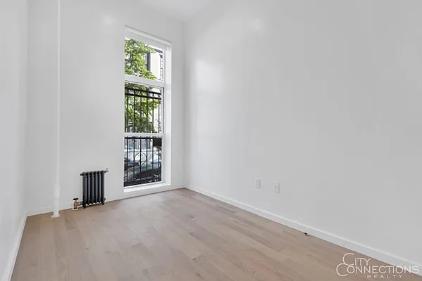 Rented by City Connections Realty | media 27