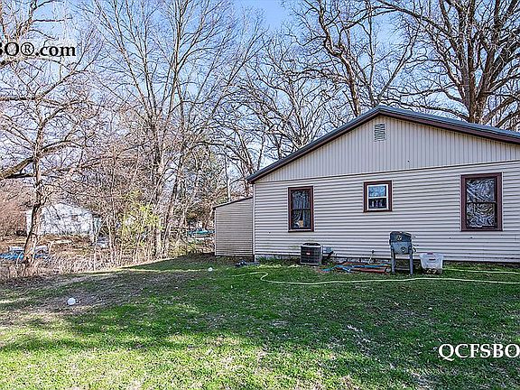 3rd image of 8005 Knoxville Rd