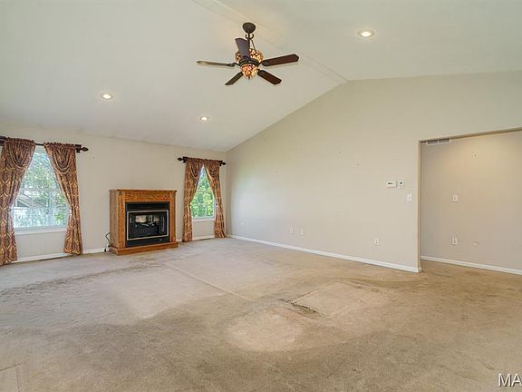 4th image of 1415 Overland Dr