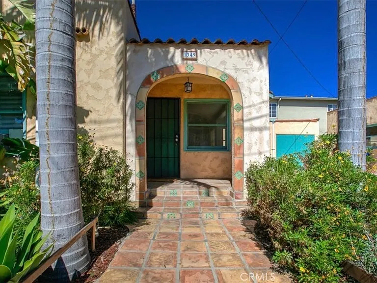 1349 N Citrus Ave — Photo 4