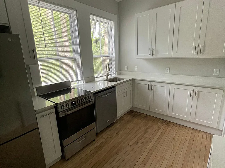 121 Main St #3 — Photo 2