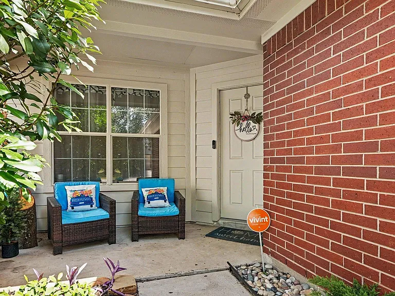 9039 Serena Ln — Photo 2