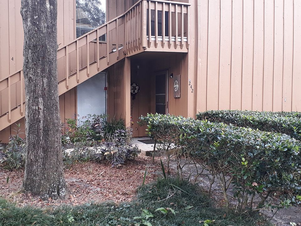 1st image of 242 Crown Oaks Way