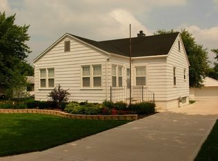 1608 N Center St, Crest Hill, IL 60403