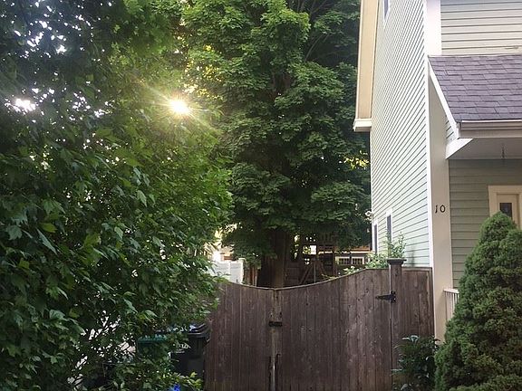 4th image of 10 Lunt St