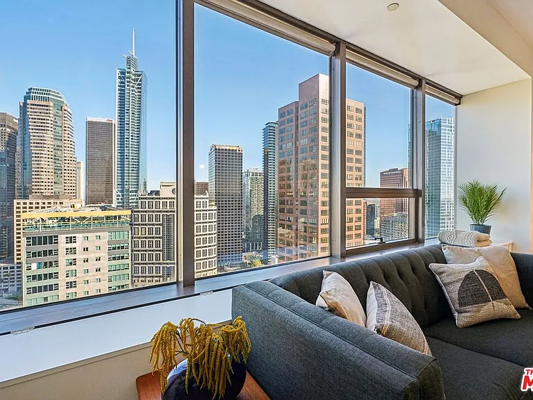 1100 Wilshire Blvd #2209 — Photo 13