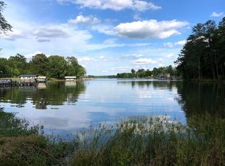 105 Waterford Dr, Ninety Six, SC 29666