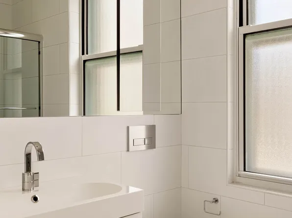 39 1/2 Crosby Street image 6 of 11