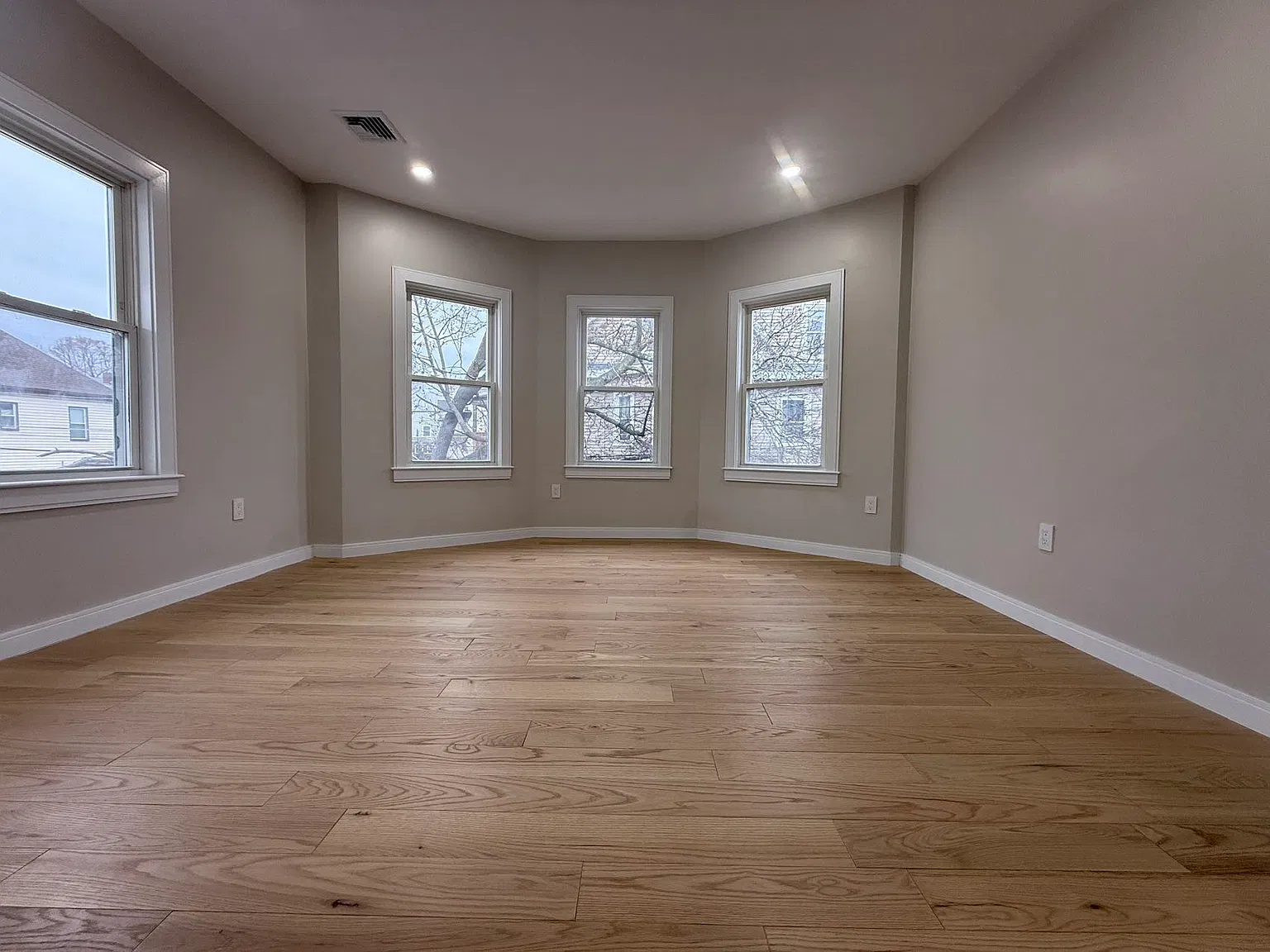 3 bed, 1500 sqft, $3,500 — Photo 4