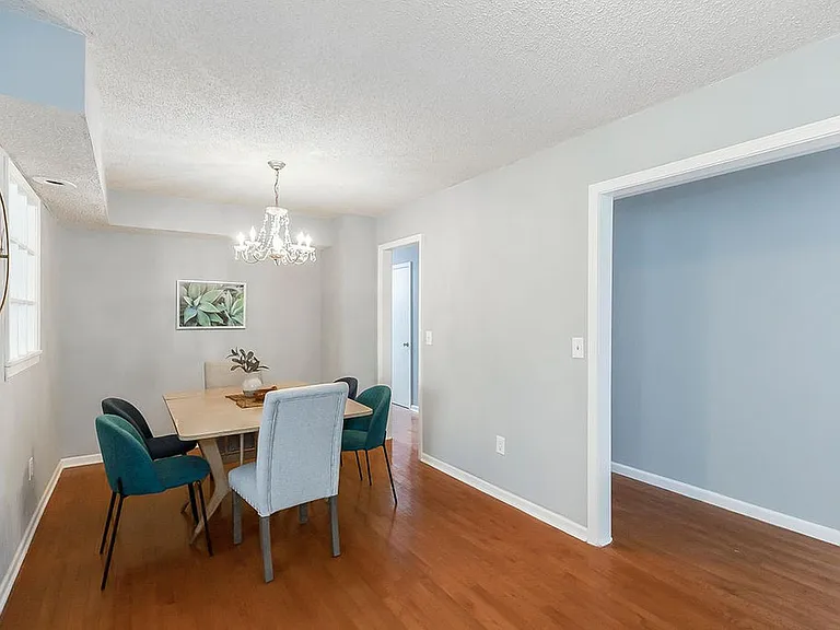 427 N Blake St — Photo 9