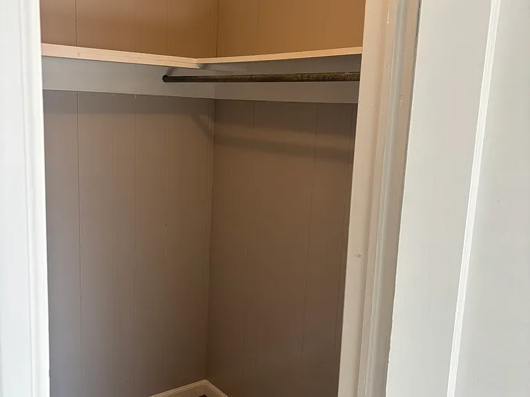 2433 Clayton Dr — Photo 3